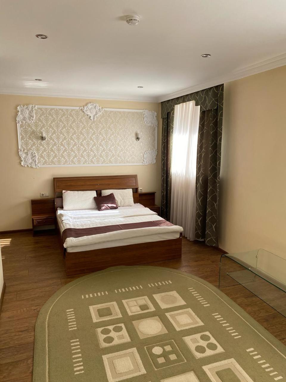 Sky Luxe Hotel Akmola Esterno foto