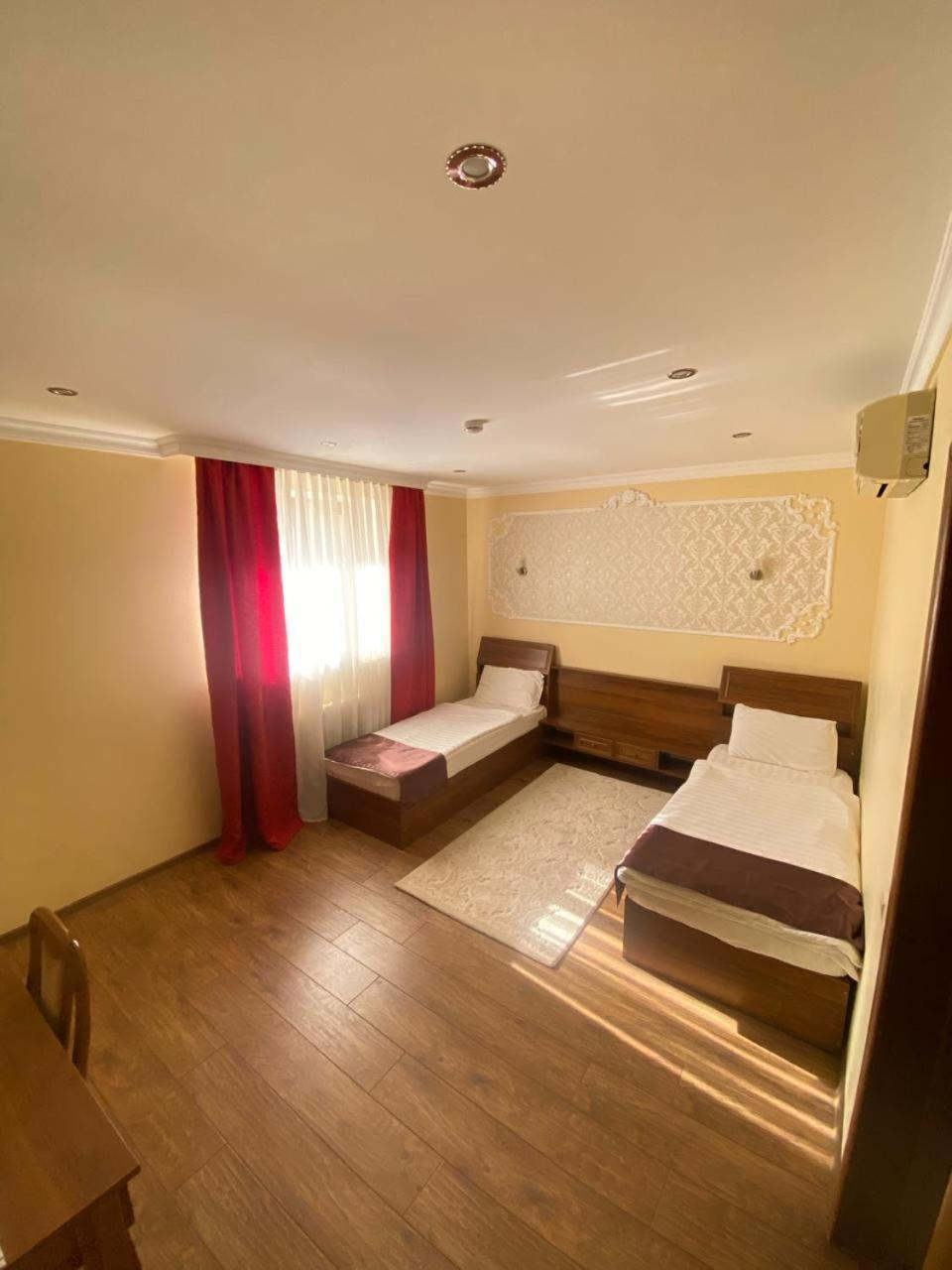Sky Luxe Hotel Akmola Esterno foto