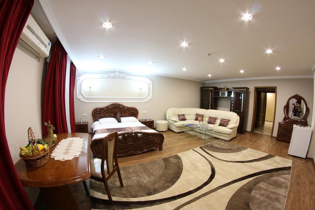 Sky Luxe Hotel Akmola Esterno foto